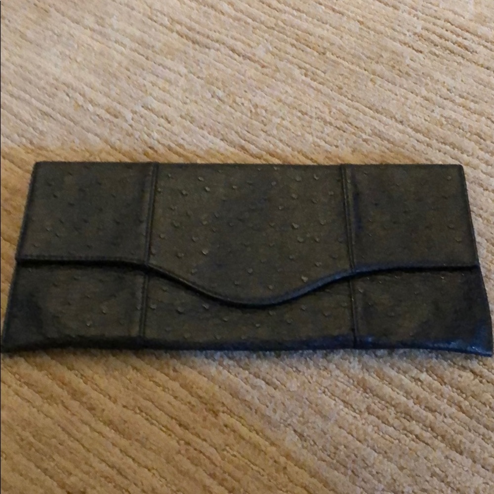 Black clutch